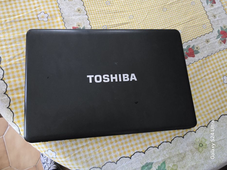 Vendo portátil Toshiba.