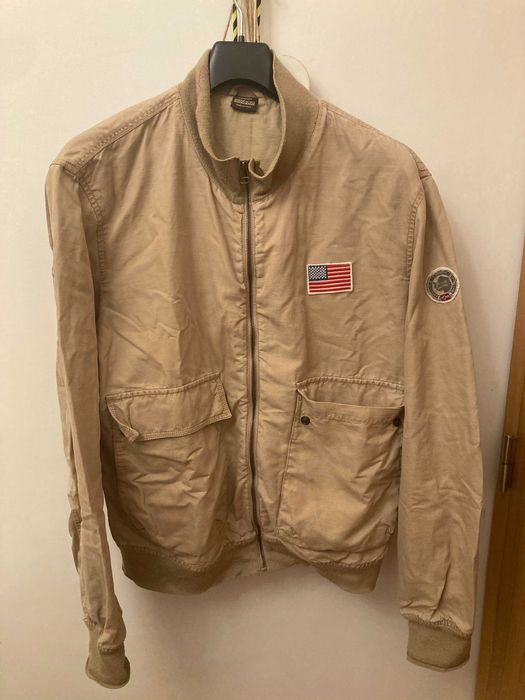 Blusão da conhecida marca Italiana Napapijri L