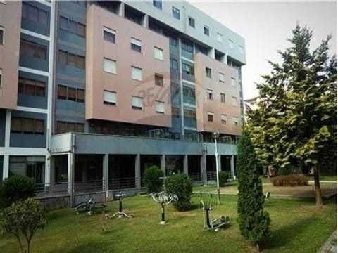 Arrenda-se T3 , com garagem