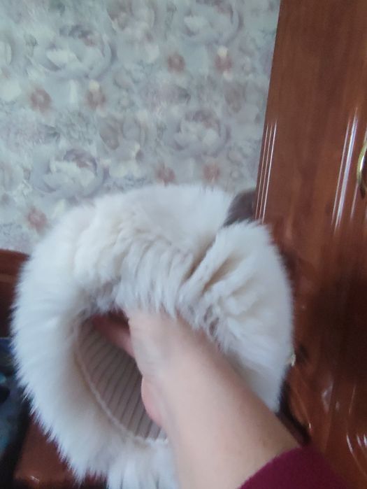 Шапка зимова біла