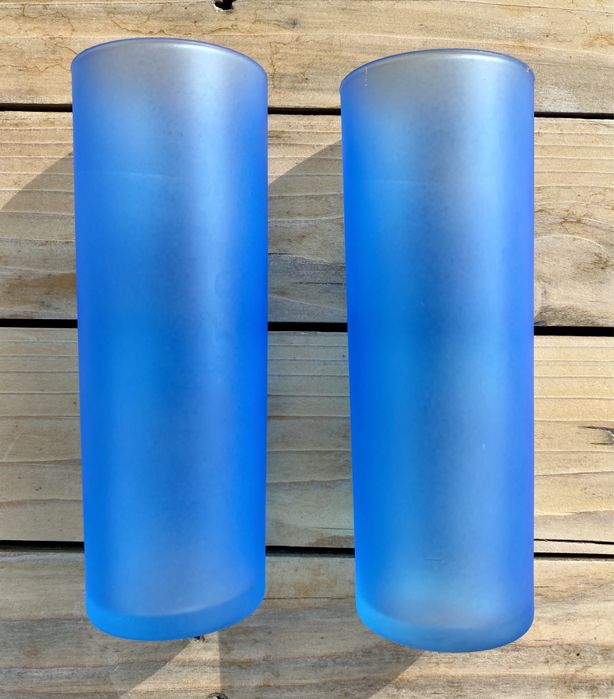 Dwie wysokie szklanki