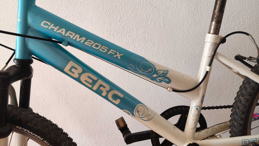 Bicicleta Berg criança roda 20 - suspensão e mudanças Shimano