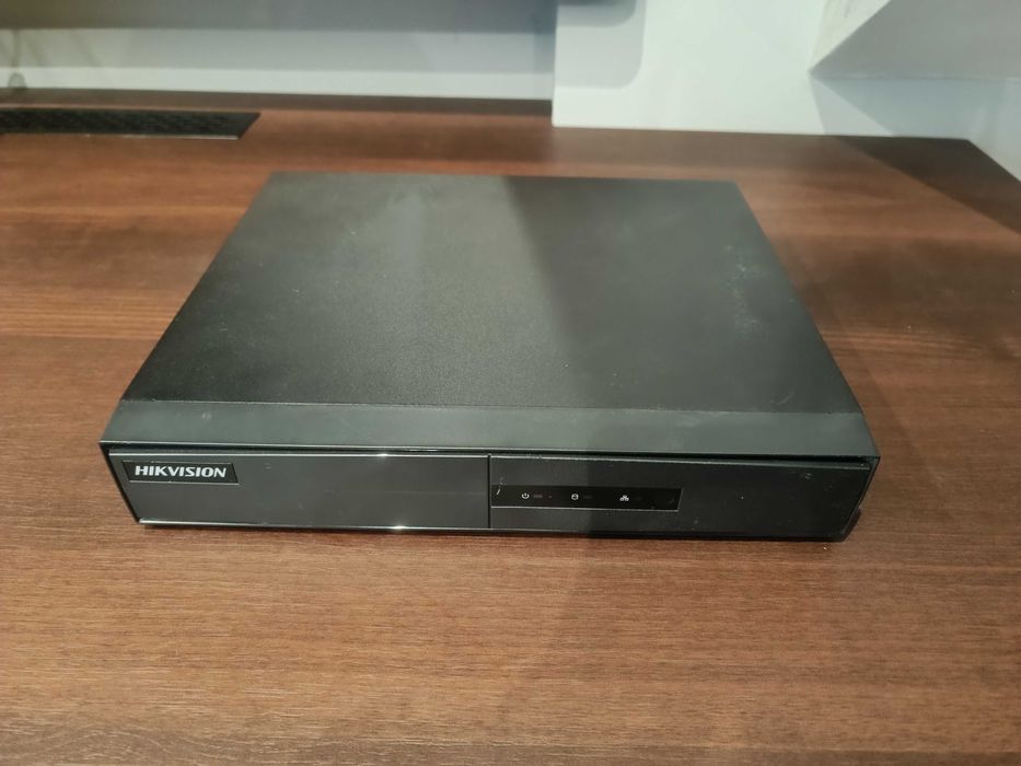 Rejestrator Hikvision DS-7104NI-Q1/M – 4 kanały, używany