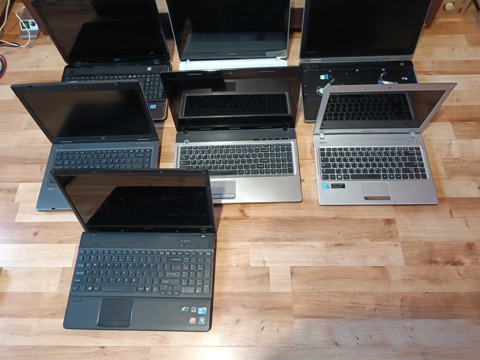 Sprzedam kilka laptopów uszkodzone