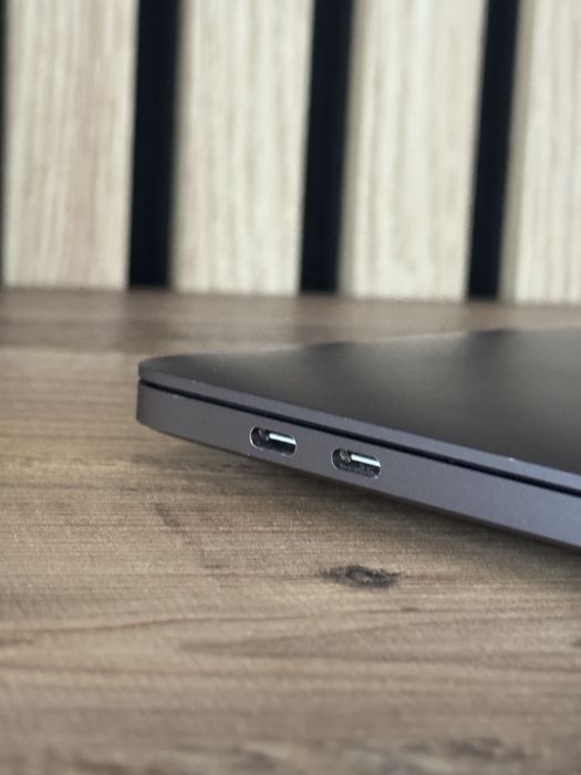 Macbook Pro  13”