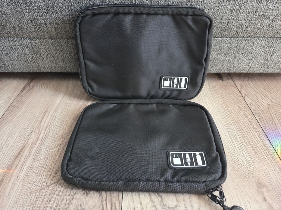 Case podróżny na kable i ładowarki