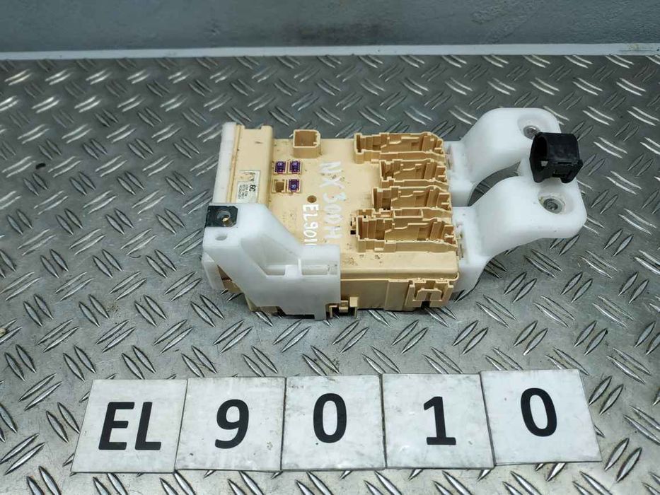 Toyota Lexus NX 15- блок запобіжників EL9010 8273078011