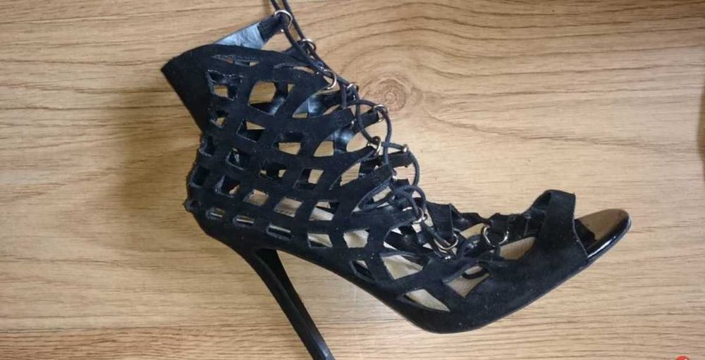 Buty na szpilce dla młodej elegantki