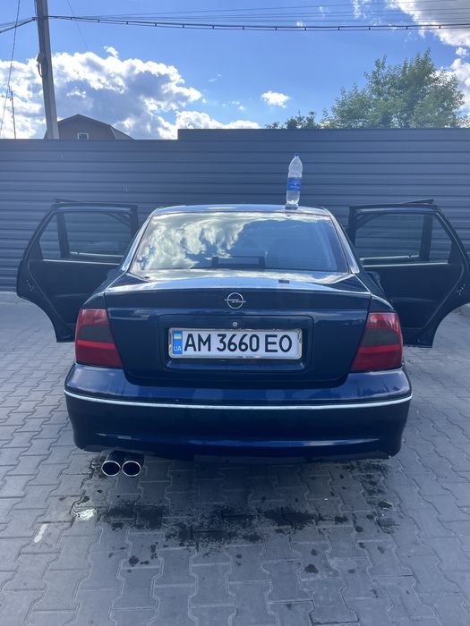 Продам Опель Vectra b 2000