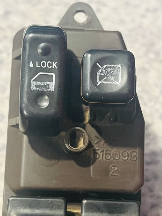 Блок управління склопідйомниками Toyota Hilux