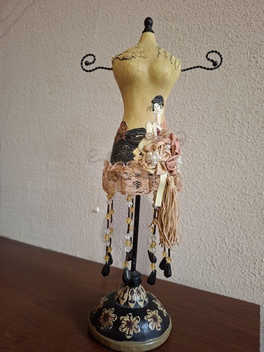 Підставка під біжутерію