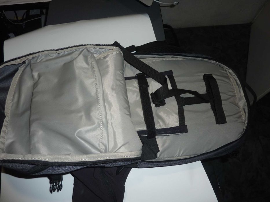 Plecak VAUDE bRACKET 14  rowerowy z sakwa na baterie nowy