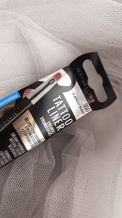 Czarny eyeliner w słoiczku