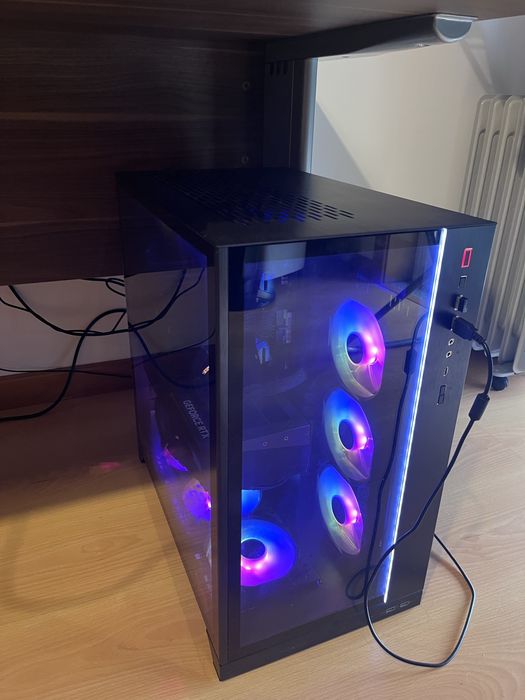 PC Gaming Ryzen7 5800X3D/32GB DDR4 3600HZ/4070TI/2xSSD1xHDD
