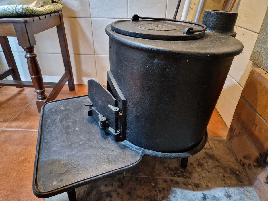 Salamandra antiga ferro fundido da antiga metalúrgica Rato