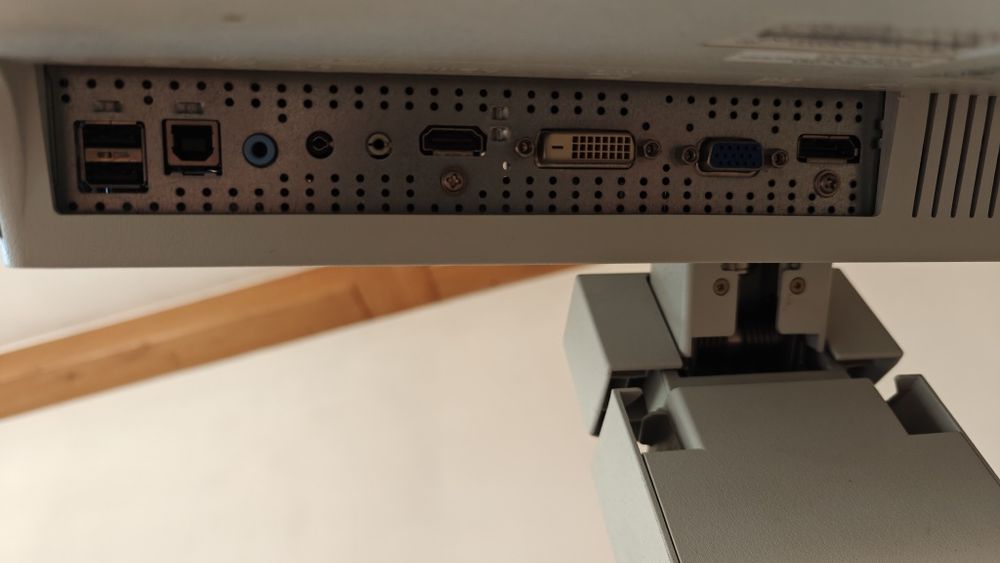 Monitor komputerowy 24" NEC EA243WM pivot