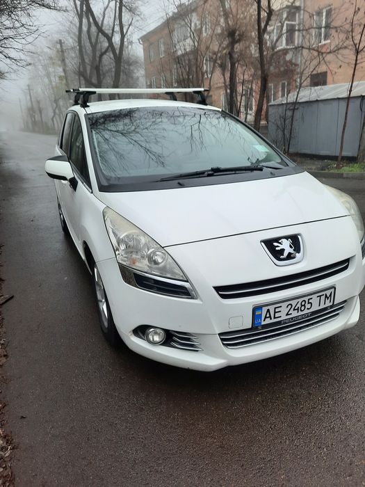 Продам  Peugeot 5008
