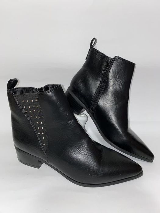 Черевики гостроносі з декором London Rebel