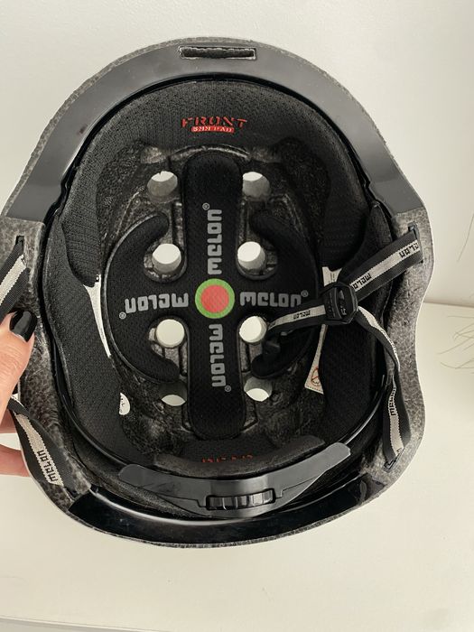 Capacete branco Melon bicicleta