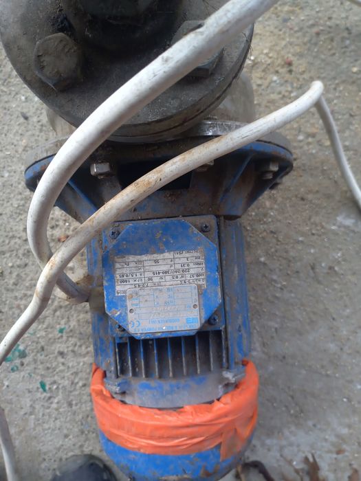 Witam Pompa do wody silnik działa