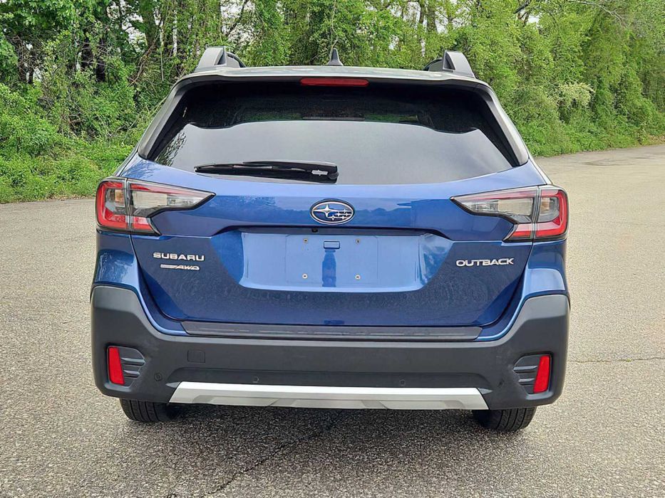 Subaru Outback Limited      2022