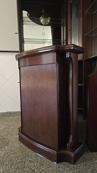 Bar/Garrafeira de canto clássico