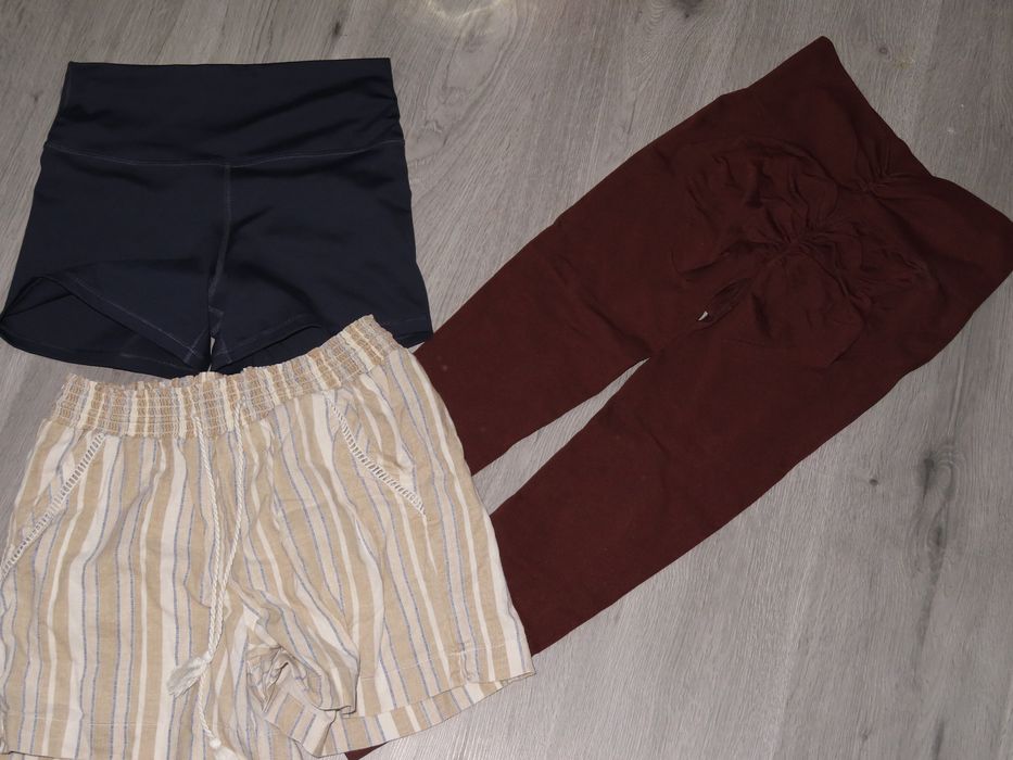 Лот речей S-M  джинси майки та плаття