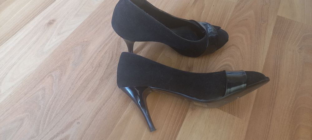Buty - Czarne szpilki