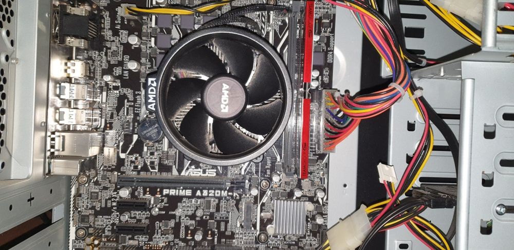 Комп'ютер Ryzen 3 2200G+ DDR4 SSD