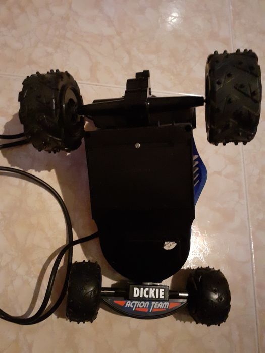 Carro telecomandado Dickie