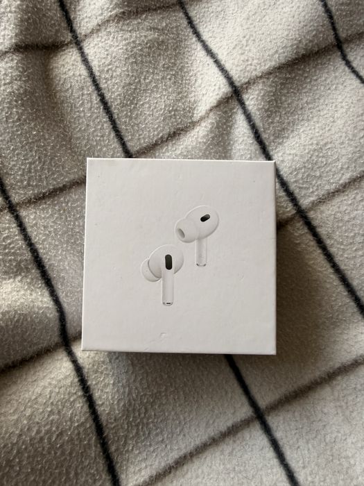 лівий і правий навушник air pods pro 2
