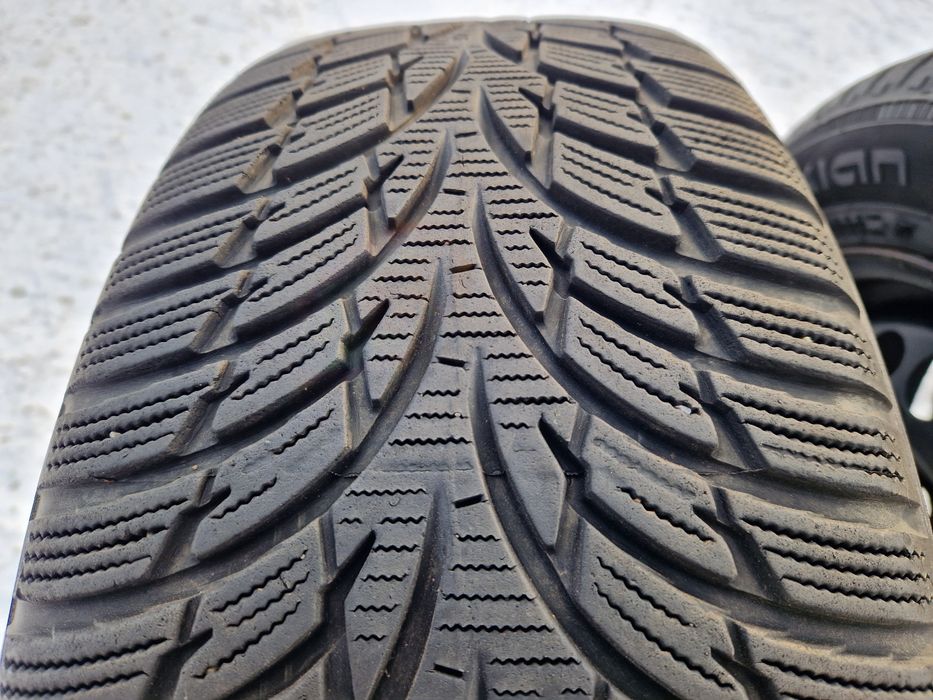 Шини nokian 215/60 r16