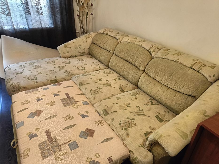 диван в хорошому стані