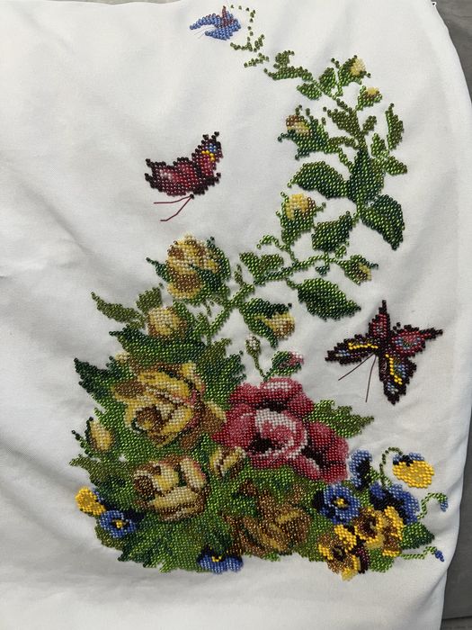 Вишита сукня бісером