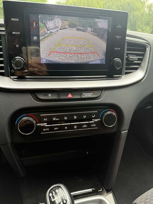Carro Kia Ceed de 2023 (como novo)