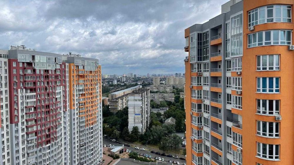 2,5% комісія Продам 3 кім кв. вул. Каховська 60 метро Лівобережна