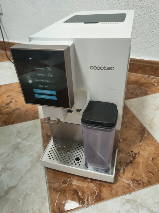 Máquina de Café Automática Cecotec Cremmaet Compactccino