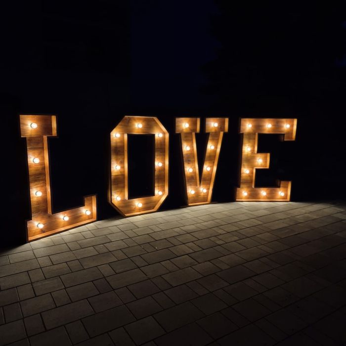 Napis Love na ślub  . Twoje wesele . Sesje zdjeciową . 2 sztuki .