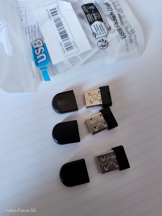 Флеш-накопичувач 16GB