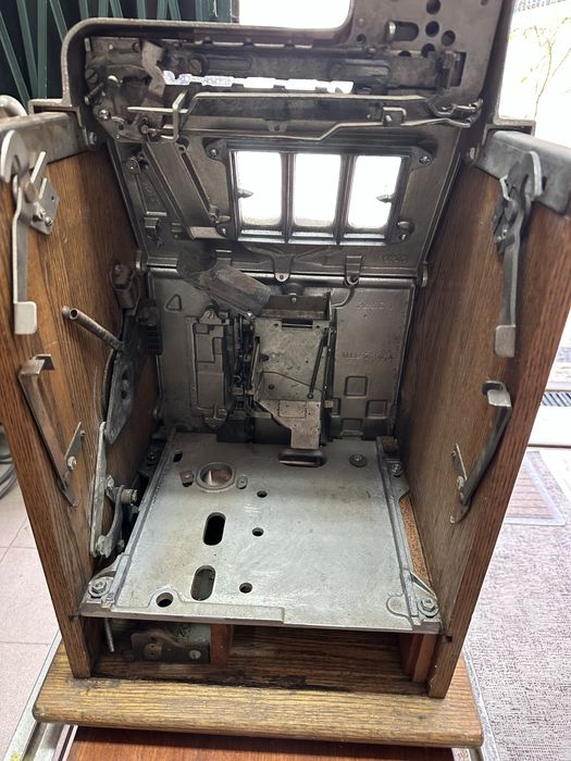 Slot machine Americana antiga - Mills Castle Front