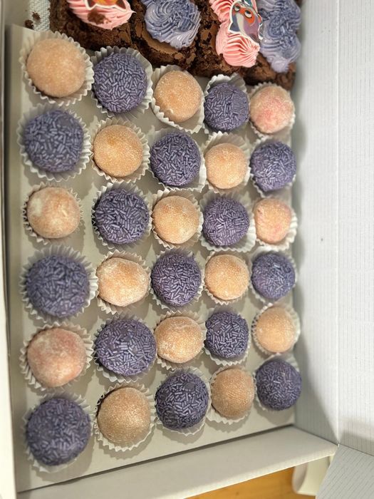 Bolos de pote e kits de festa