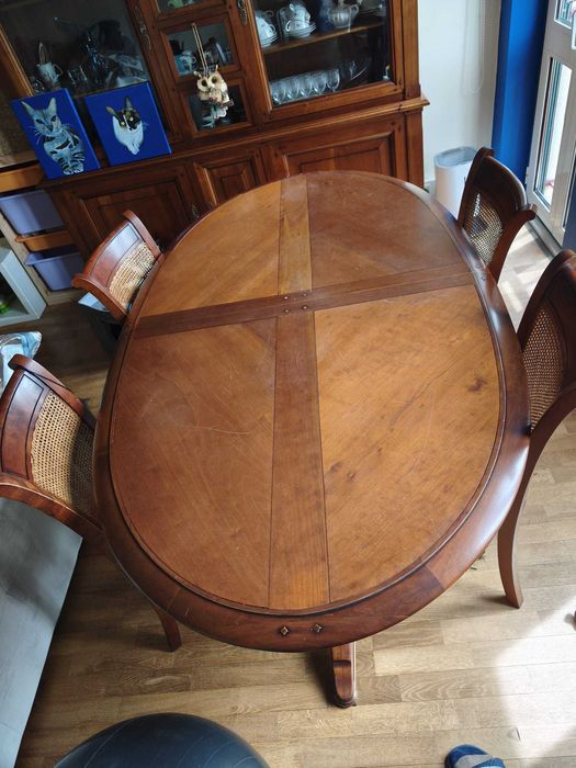 Mesa de Jantar Oval em Cerejeira Maciça (Extensível) + 4 Cadeiras