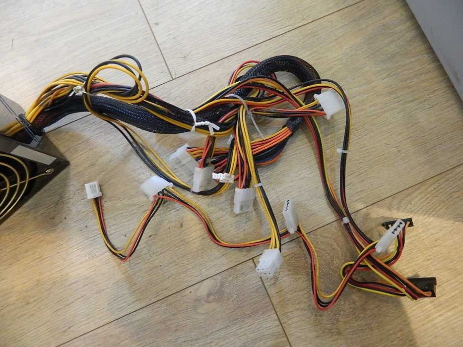 Zasilcz 550W RhombuTech