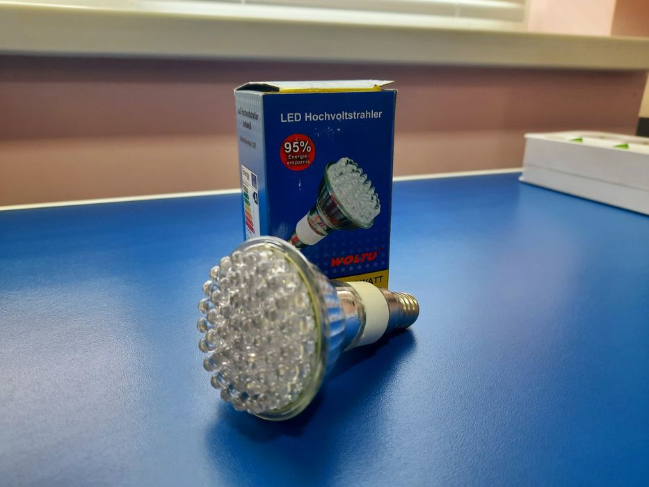 Светодиодная лампа 48 LEDs