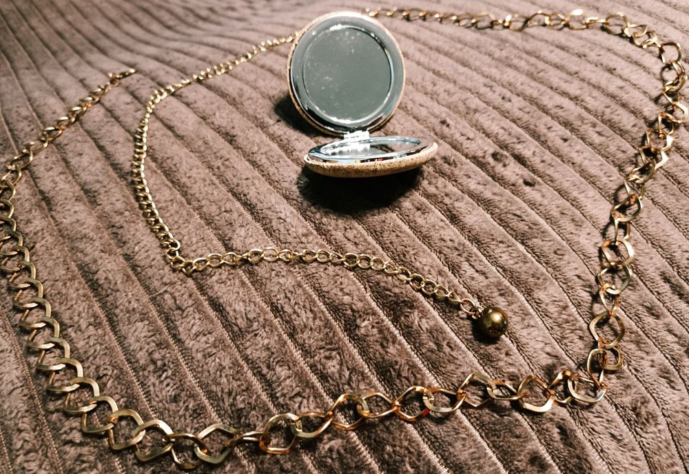 Біжутерія жіноча + дзеркальце і пояс