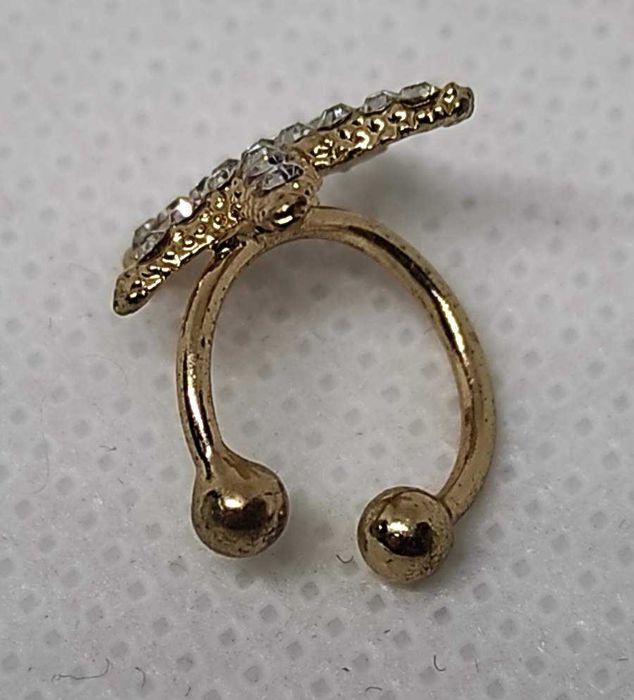 Brinco único (Estilo Ear Cuff) - Estrela com Brilhantes