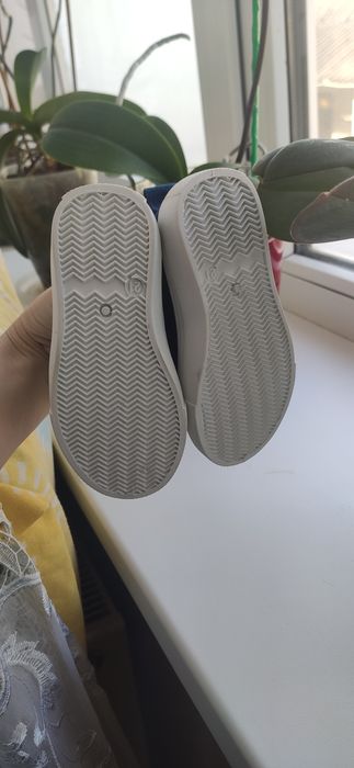 Макасіни для хлопчика 21 розмір може бути на 20. Повністю нові.