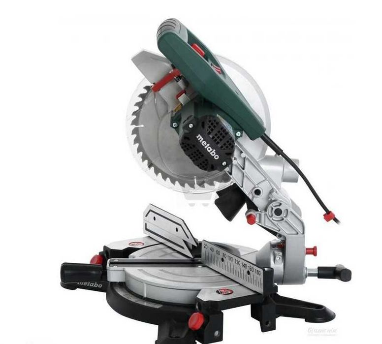 Продам торцювальну пилу Metabo KS216