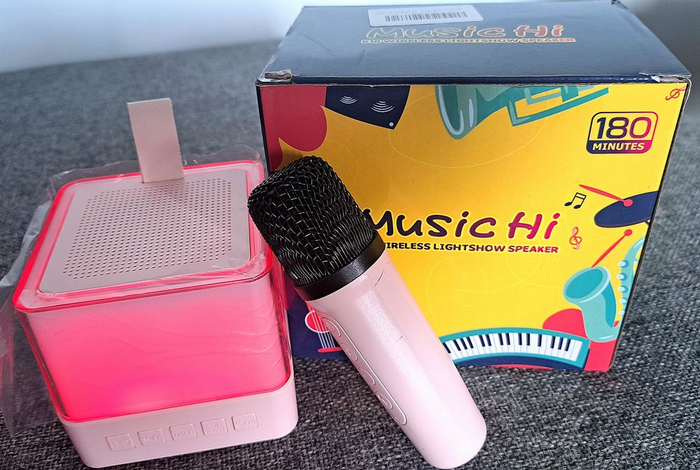 Głośnik Bluetooth + mikrofon zestaw karaoke + efekty LED na prezent