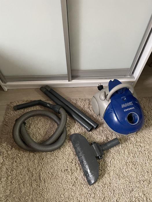 Продам пилосос бу робосий, комплект.